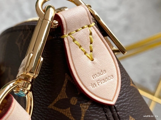 WIS LOUIS BOÉTIE PM VUITTON 0715